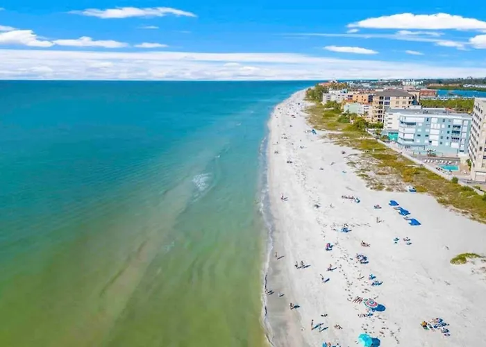2 Bedroom Beachside Clearwater Beach