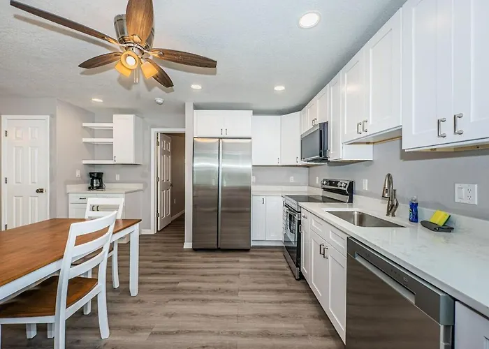 2 Bedroom Beachside Clearwater Beach