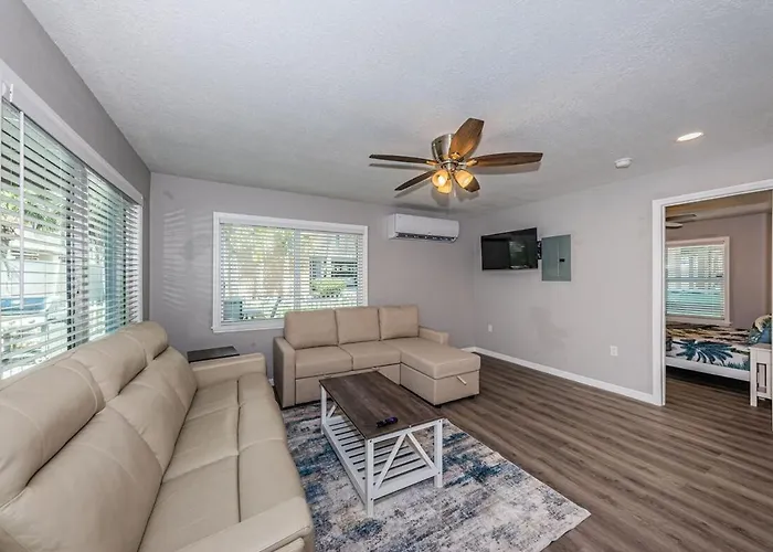 2 Bedroom Beachside Apartment Clearwater Beach