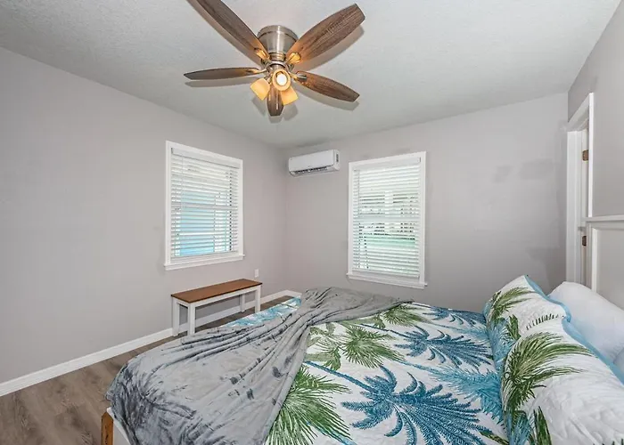 2 Bedroom Beachside Clearwater Beach