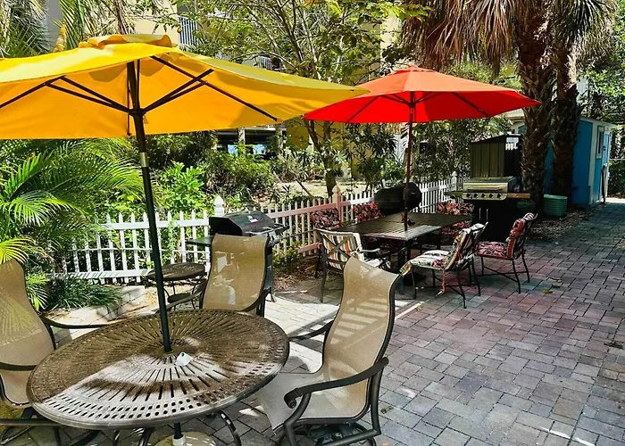 Apartment 2 Bedroom Beachside