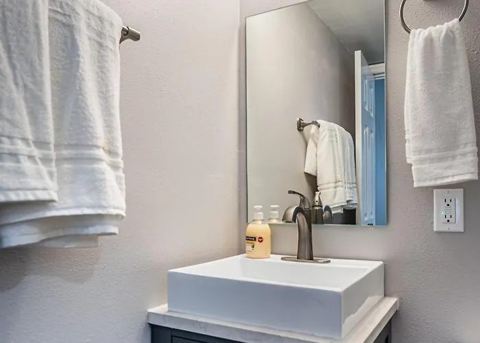 2 Bedroom Beachside Apartment Clearwater Beach