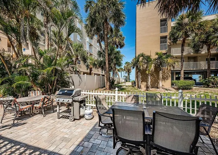 2 Bedroom Beachside Clearwater Beach